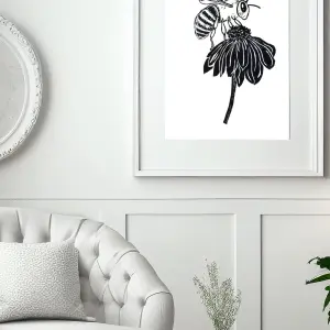 BEE AND DAISY - Image 1